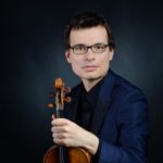 art-img1-1904661-alexandru-tomescu-_537_i-celebra-lui-vioar_-pleac_-_n-lume-dup_-terminarea-turneului-stradivarius-nr.-10