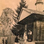 expozitie-outdoor-portul-popular-romanesc-reprezentat-pe-carti-postale-mapn-11-mai-31-august-2023-afis