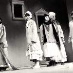 02 – 3  Simona  Măicănescu, Oana Albu, Coca Bloos, Maria Teslaru, Maia Morgenstern, în spectacolul Piațeta
