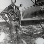Constantin Bâzu Cantacuzino lângă avionul Icar, la Băneasa în anul 1936. Sursa foto. MNIR